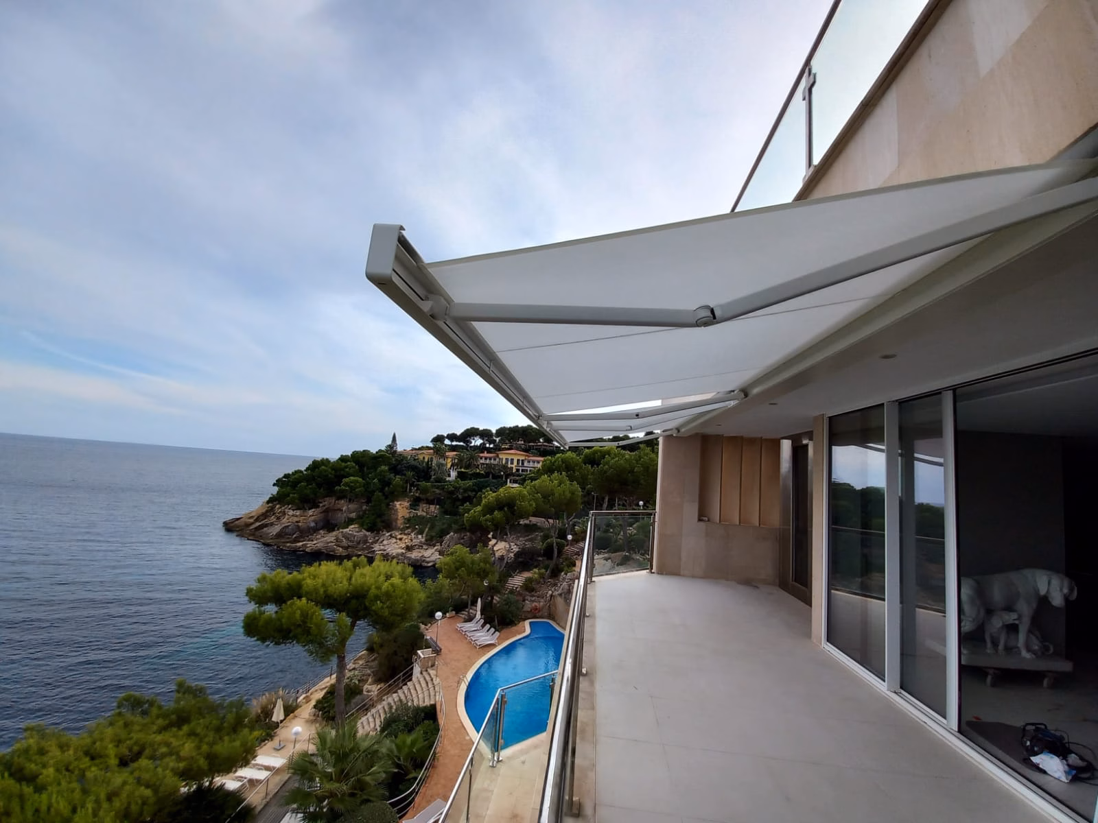 Instalación de toldo en Ibiza